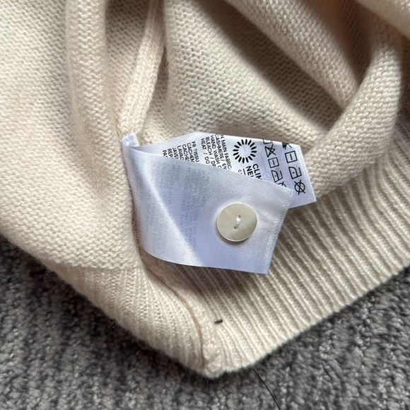 NWT CLARA CASHMERE SWEATER WITH RED BOW DETAIL - Picture 6 of 7